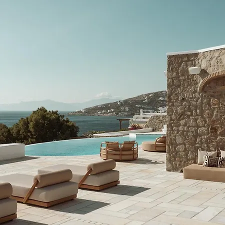 Quiet Magnificent Karalis - Mykonos Klouvas