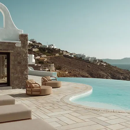 Quiet Magnificent Karalis - Mykonos Klouvas